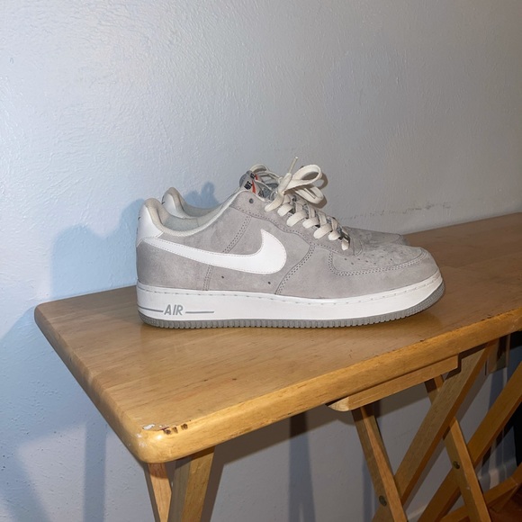 Athletic_Shoes